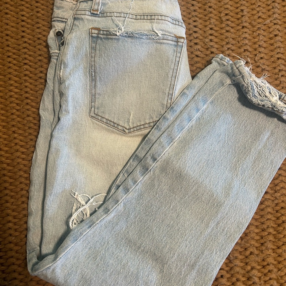 Abercrombie & Fitch High Rise Mom Jean